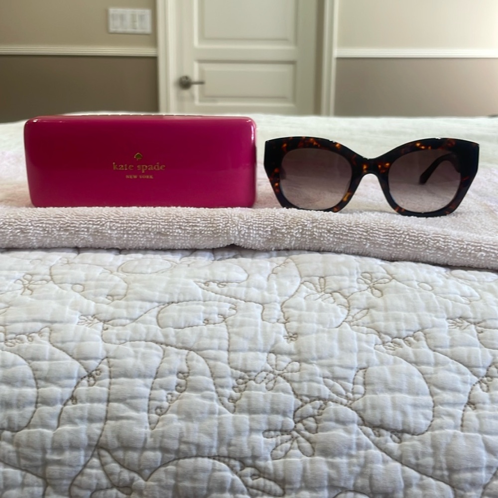 Like new Kate Spade sunglasses